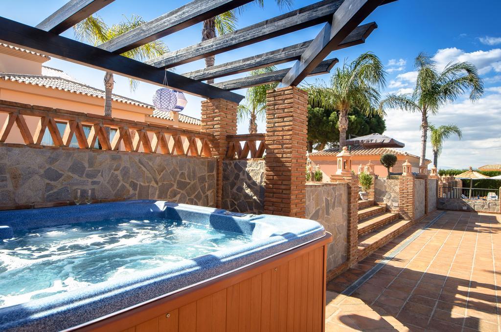 Villa Conmigo Bed & Breakfast Alhaurín de la Torre Екстериор снимка