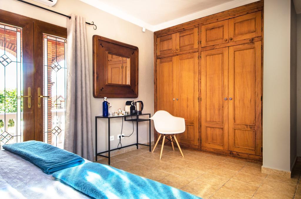 Villa Conmigo Bed & Breakfast Alhaurín de la Torre Екстериор снимка
